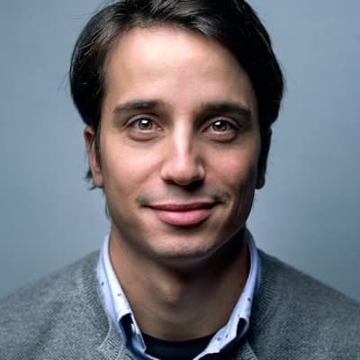 Alex R.